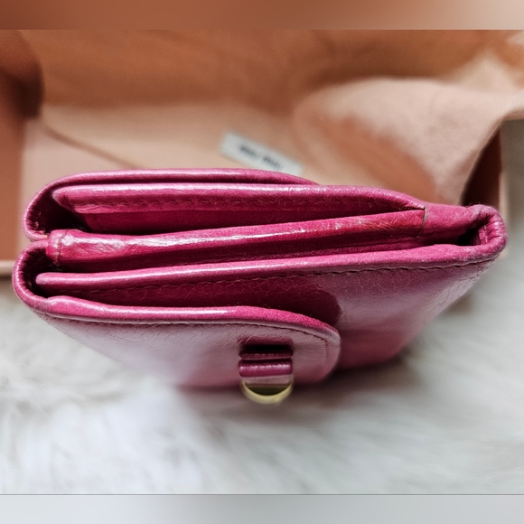 💓SOLD💓 MIU MIU Compact Wallet with Mirror (full inclusion) - Picture 4 of 14